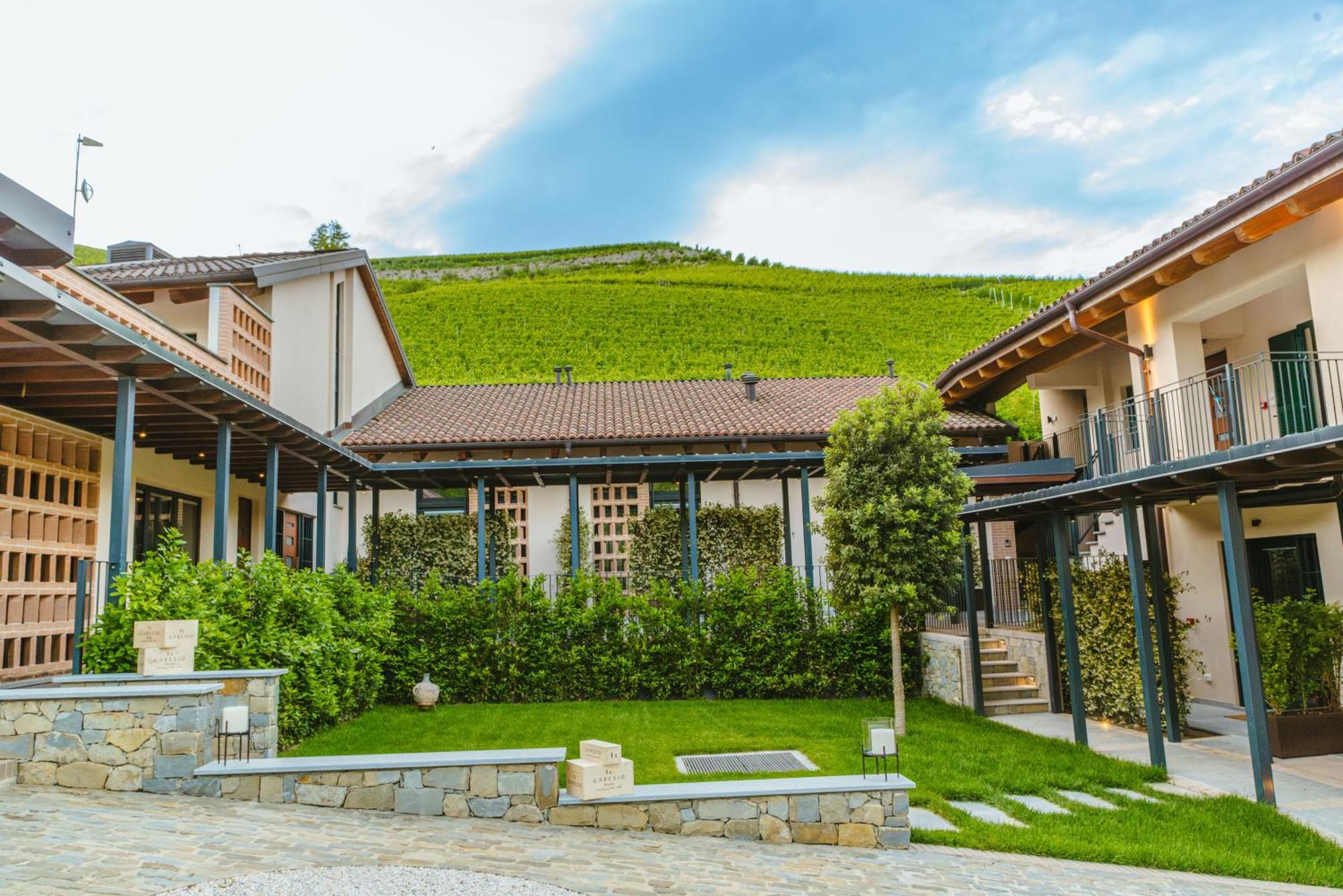 Garesio Wine Resort Serralunga d'Alba Dış mekan fotoğraf
